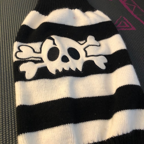 a dog sweater - Picture 1 of 3